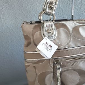*NWT*  Coach Poppy Signature Sateen Tote